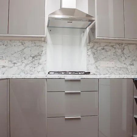 Διαμέρισμα Spacious 4-bed Flat - 10 Mins To Centre Λιντς