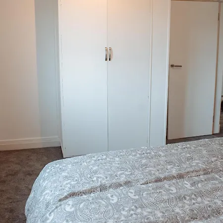 Spacious 4-bed Flat - 10 Mins To Centre Διαμέρισμα Λιντς