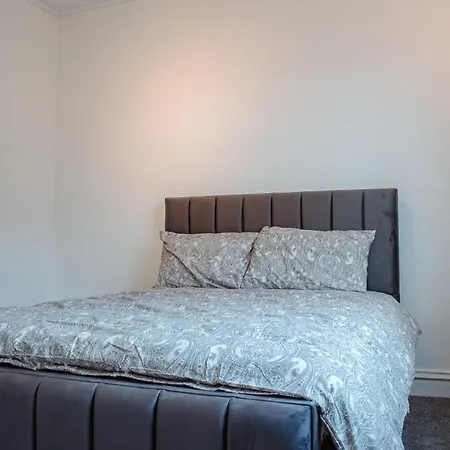 公寓 Spacious 4-bed Flat - 10 Mins To Centre