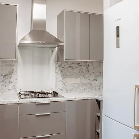 Spacious 4-bed Flat - 10 Mins To Centre Apartment Leeds (West Yorkshire)