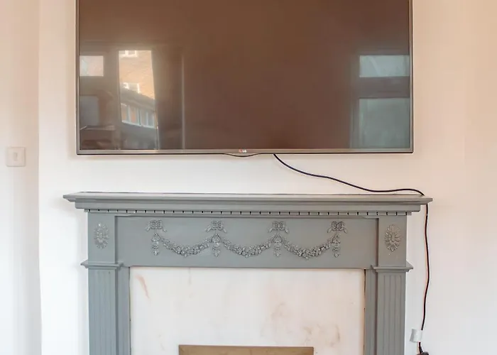 Spacious 4-bed Flat - 10 Mins To Centre *