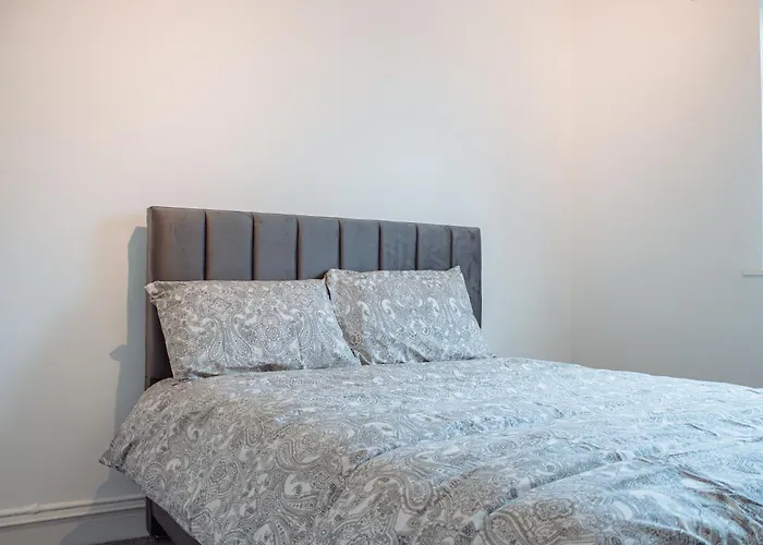 公寓 Spacious 4-bed Flat - 10 Mins To Centre *