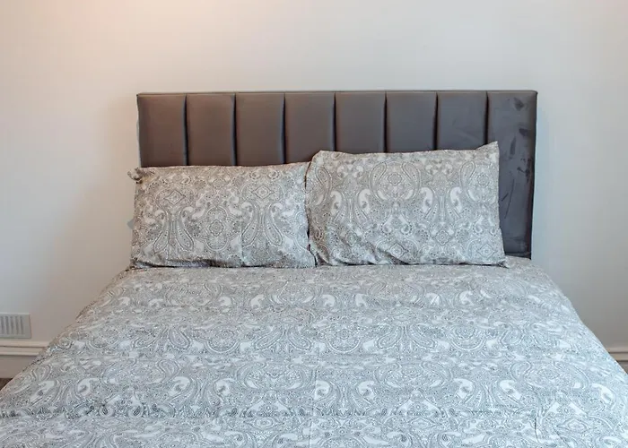 Spacious 4-bed Flat - 10 Mins To Centre 公寓 利兹