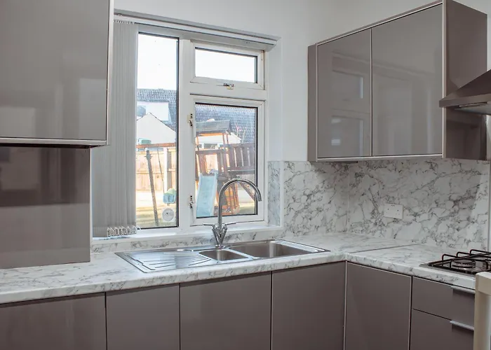 Spacious 4-bed Flat - 10 Mins To Centre 公寓 利兹