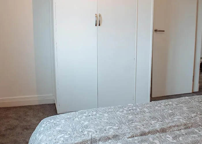 公寓 Spacious 4-bed Flat - 10 Mins To Centre 利兹