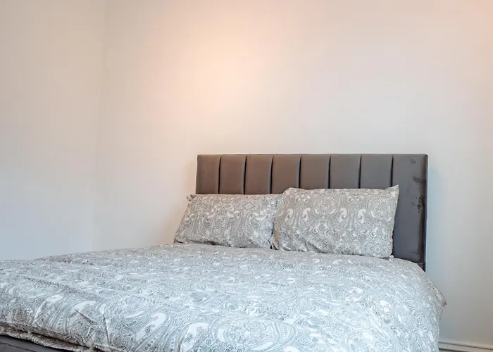 Apartamento Spacious 4-bed Flat - 10 Mins To Centre