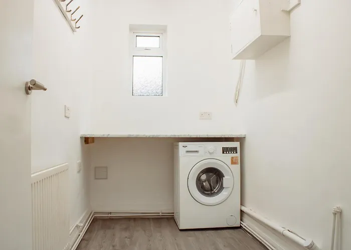 Spacious 4-bed Flat - 10 Mins To Centre Apartamento *